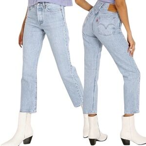 Levi’s Wedgie Straight High Rise Jeans Size 27 Light Wash